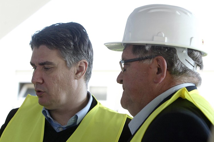 Premijer Milanović obišao početak radova na izgradnji kontenjerskog terminala u riječkoj luci